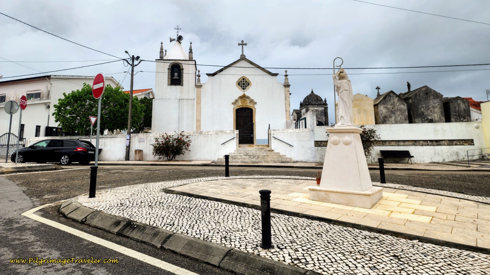 Igreja Paroquial de Sâo Tiago de Trouxemil, Portugal
