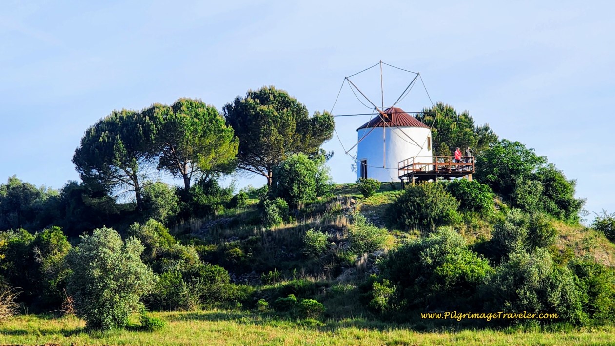 GC3RGC5 Moinho de vento (Traditional Cache) in Santarém, Portugal created  by carduarte