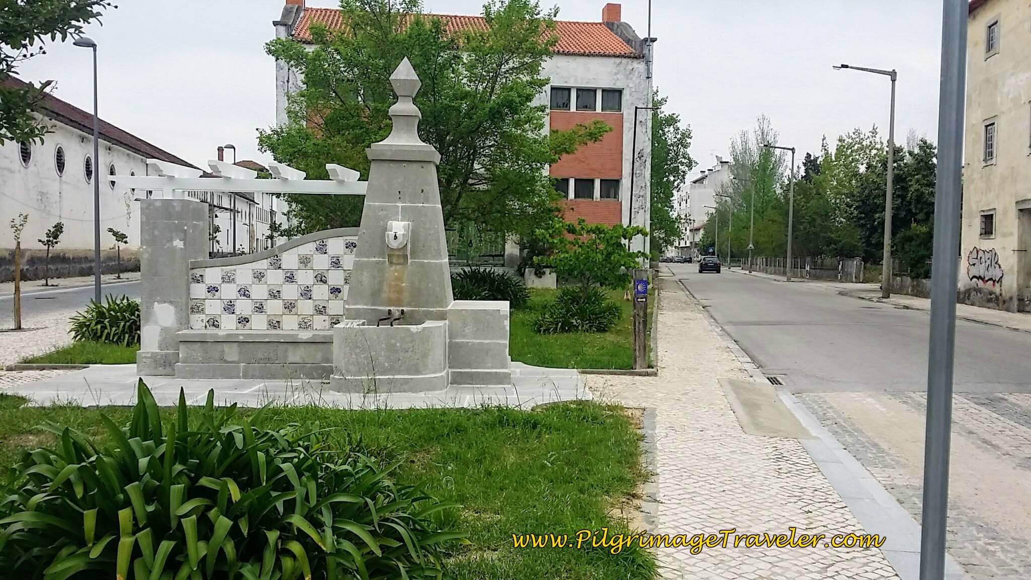 Right Turn at Fountain onto Rua Visc. Valdoeiro in Mealhadam Portugal
